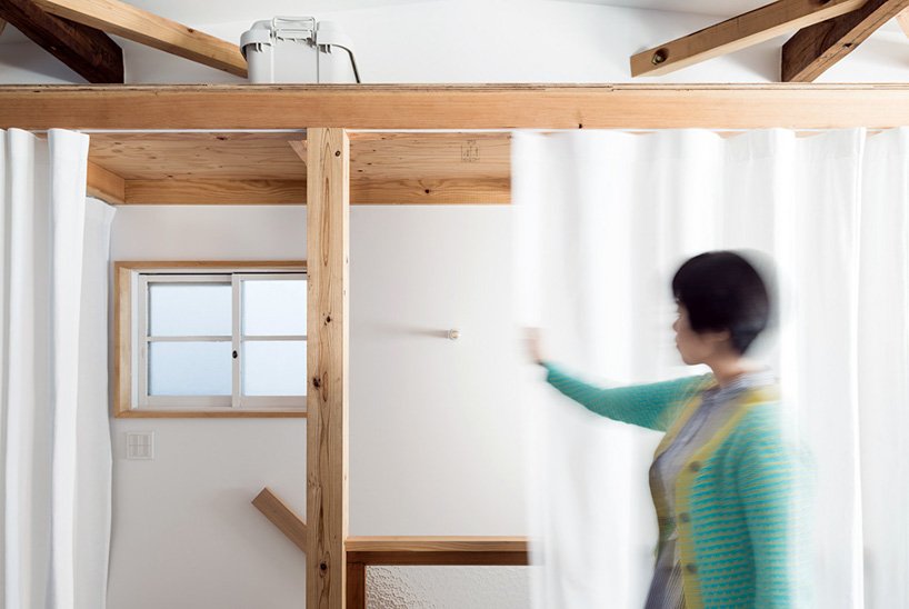 Το σπίτι με τις 3 πόρτες και τους ανύπαρκτους τοίχους: Μία εξωτερική και δύο για τα μπάνια [εικόνες] | iefimerida.gr 4