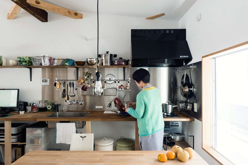 Το σπίτι με τις 3 πόρτες και τους ανύπαρκτους τοίχους: Μία εξωτερική και δύο για τα μπάνια [εικόνες] | iefimerida.gr 3