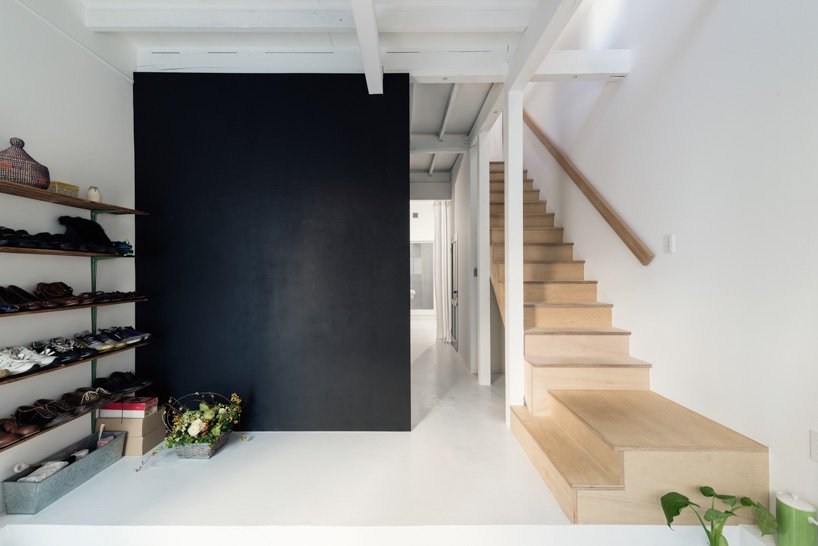 Το σπίτι με τις 3 πόρτες και τους ανύπαρκτους τοίχους: Μία εξωτερική και δύο για τα μπάνια [εικόνες] | iefimerida.gr 6