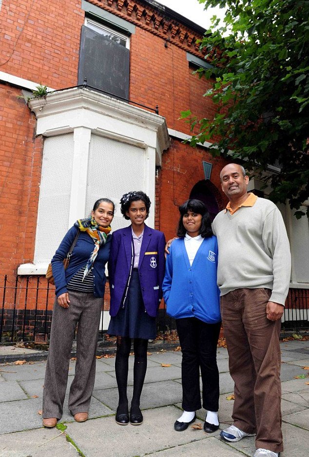  Οδηγός ταξί αγόρασε με ένα ευρώ ένα ετοιμόρροπο... αχούρι και το μετέτρεψε σε ένα καταπληκτικό σπίτι αξίας 190.000 ευρώ -Η απίστευτη μεταμόρφωση [εικόνες & βίντεο] | iefimerida.gr 0