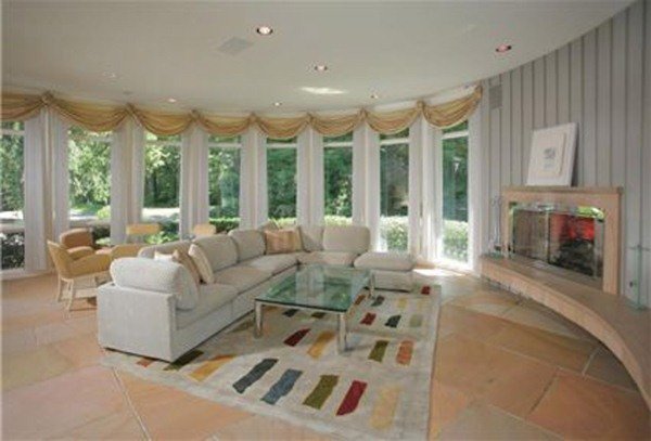 Πωλείται το σπίτι της Γουίντεϊ Χιούστον [εικόνες] | iefimerida.gr 3