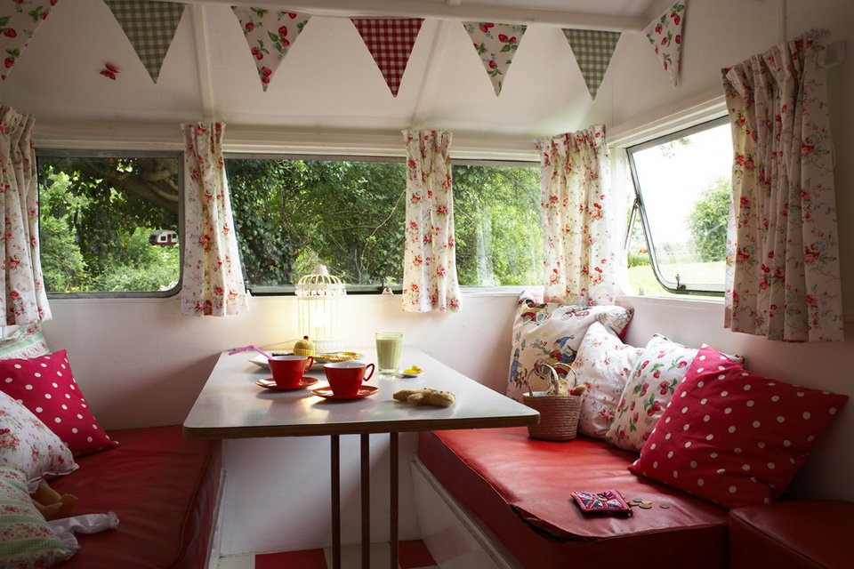 Είναι ωραίο να ζεις σε ένα vintage τροχόσπιτο [εικόνες] | iefimerida.gr 3
