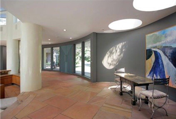 Πωλείται το σπίτι της Γουίντεϊ Χιούστον [εικόνες] | iefimerida.gr 4