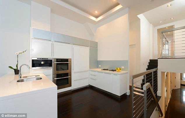 Το εξωπραγματικά ακριβό διαμέρισμα της Λίντσεϊ Λόχαν με ενοίκιο 16.800 δολάρια το οποίο πληρώνει η Oπρα [εικόνες] | iefimerida.gr 4