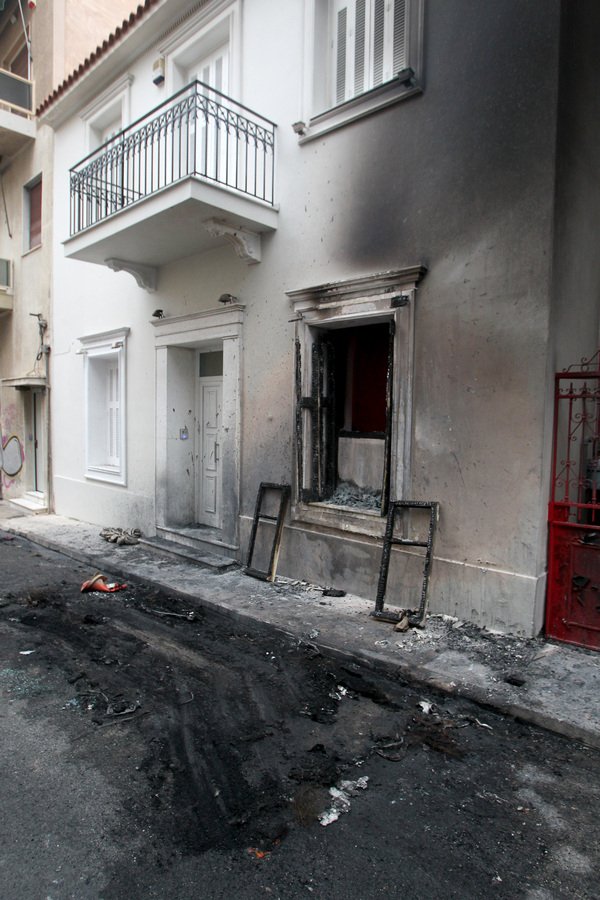 Αντιεξουσιαστές ανέλαβαν την ευθύνη για την επίθεση στο σπίτι του Φλαμπουράρη | iefimerida.gr 1