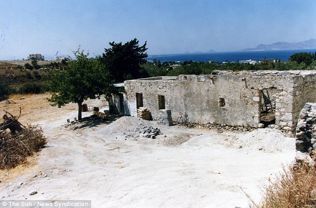 Υπόθεση Μπεν: Ενα ζευγάρι σανδάλια, στοιχείο-κλειδί για τη λύση της υπόθεσης | iefimerida.gr 0