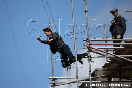 Τραυματίστηκε ο Τομ Κρουζ στα γυρίσματα των «Επικίνδυνων Αποστολών» -Μετά από ριψοκίνδυνο άλμα [εικόνες & βίντεο] | iefimerida.gr 1