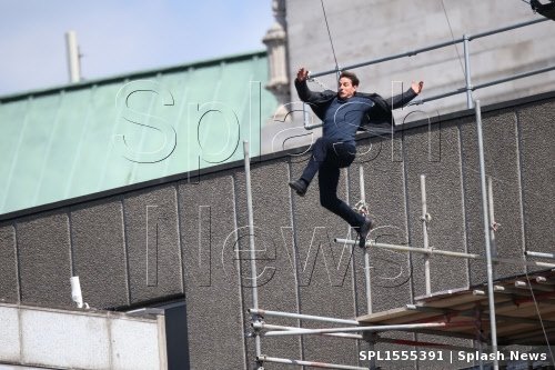 Τραυματίστηκε ο Τομ Κρουζ στα γυρίσματα των «Επικίνδυνων Αποστολών» -Μετά από ριψοκίνδυνο άλμα [εικόνες & βίντεο] | iefimerida.gr 0