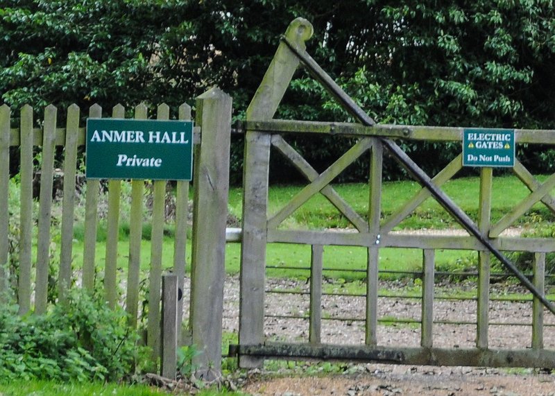 Αυτό είναι το York Cottage, το δώρο της Ελισάβετ σε Χάρι και Μέγκαν Μαρκλ -«Το τέλειο απαίσιο σπίτι» [εικόνες] | iefimerida.gr 16