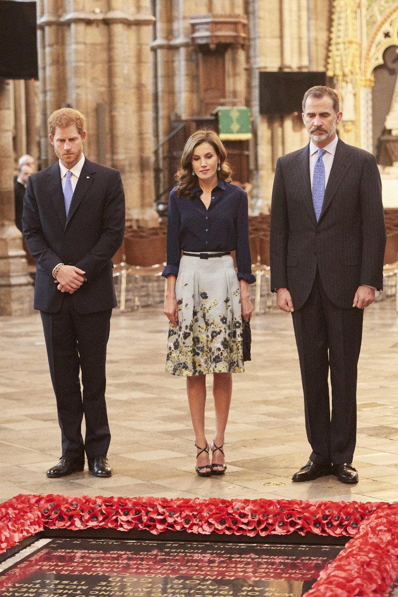 Ηττήθηκε από τη Λετίθια η Κέιτ Μίντλετον -Μουτρωμένη και κακοντυμένη η δούκισσα, αεράτη και στιλάτη η βασίλισσα [εικόνες]  | iefimerida.gr 10