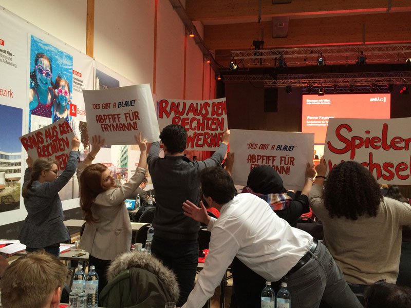 Αυστρία: Φοιτητές γιουχάισαν τον Φάιμαν για το κλείσιμο των συνόρων [εικόνες] | iefimerida.gr 2