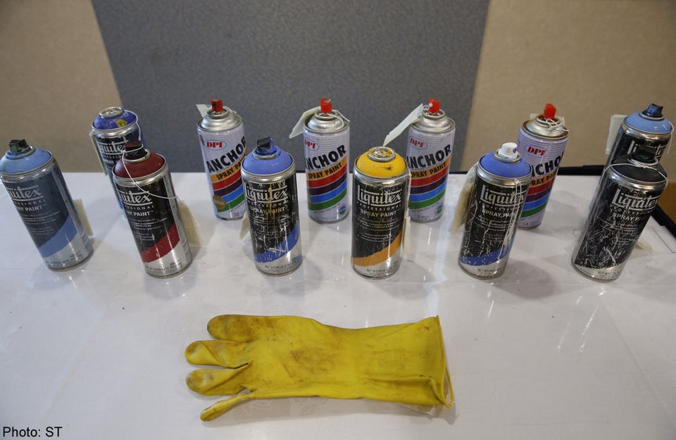 Απίστευτο: 9 μήνες φυλακή και χτυπήματα με ραβδί σε δυο νέους Γερμανούς γιατί έκαναν γκράφιτι [εικόνες]  | iefimerida.gr 3