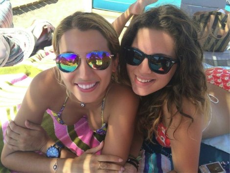 Η Κωνσταντίνα Σπυροπούλου μας συστήνει την αδελφή της -Δείτε τις με μαγιό [εικόνα] | iefimerida.gr 0