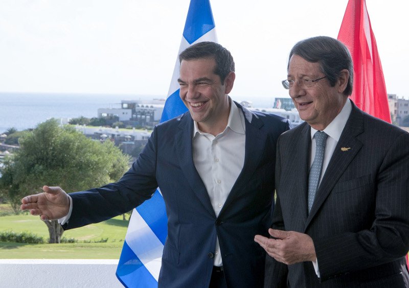 Ο Αλέξης Τσίπρας υποδέχεται τον Πρόεδο της Κύπρου Νίκο Αναστασιάδη- φωτογραφία intimenews