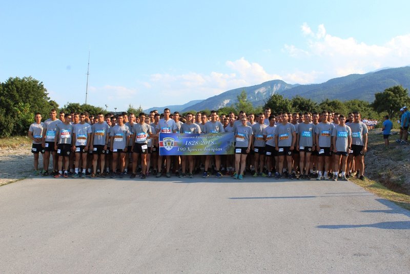 Διαβίωση σε συνθήκες υπαίθρου - Ευέλπιδες, Ικαροι και Ναύτες έδειξαν πώς γίνεται [εικόνες] | iefimerida.gr 13