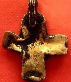 Σταυρός ηλικίας 1.100 ετών, αλλάζει τα ιστορικά δεδομένα της Δανίας [εικόνες]  | iefimerida.gr 2