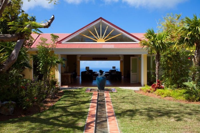 Στιβ Μάρτιν: Στο σφυρί η πολυτελής βίλα του στην Καραϊβική [εικόνες]  | iefimerida.gr 1