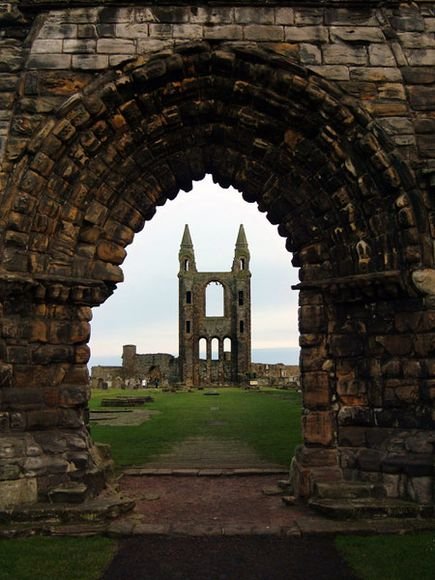 Επιβλητικοί Καθεδρικοί ναοί: Το πάντρεμα της κατάνυξης με την Τέχνη [εικόνες] | iefimerida.gr 9