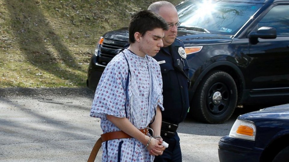 Το απόκοσμο βλέμμα του 16χρονου «μαχαιροβγάλτη» -Η αστυνομία ψάχνει τώρα τα κίνητρα της επίθεσης [εικόνες] | iefimerida.gr 2