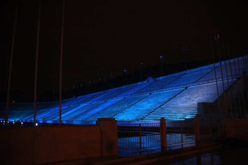 Μετά τη Βουλή, το Καλλιμάρμαρο-Φωτίζεται με μπλε χρώμα για την Παγκόσμια Ημέρα Διαβήτη [εικόνες] | iefimerida.gr 1