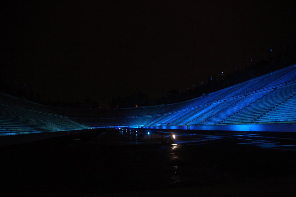 Μετά τη Βουλή, το Καλλιμάρμαρο-Φωτίζεται με μπλε χρώμα για την Παγκόσμια Ημέρα Διαβήτη [εικόνες] | iefimerida.gr 2