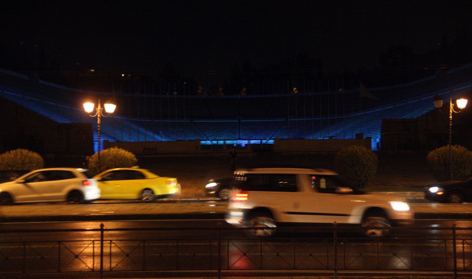 Μετά τη Βουλή, το Καλλιμάρμαρο-Φωτίζεται με μπλε χρώμα για την Παγκόσμια Ημέρα Διαβήτη [εικόνες] | iefimerida.gr 3