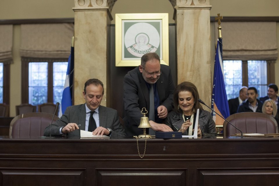 Τα Ιωάννινα τίμησαν τη Σοφία Στάικου για τη συμβολή της στη δημιουργία του Μουσείου Αργυροτεχνίας [εικόνες]  | iefimerida.gr 3