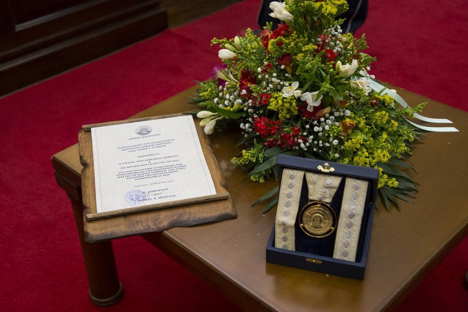 Τα Ιωάννινα τίμησαν τη Σοφία Στάικου για τη συμβολή της στη δημιουργία του Μουσείου Αργυροτεχνίας [εικόνες]  | iefimerida.gr 2