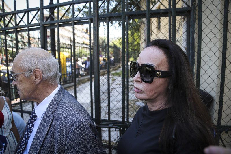 Ελεύθερη χωρίς όρους η Βίκυ Σταμάτη- Για το συμβόλαιο των 700 χιλιάδων ευρώ [εικόνες & βίντεο] | iefimerida.gr 1