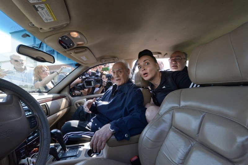 Βίκυ Σταμάτη: Χέρι χέρι με τον Ακη, τρυφερότητες και χαμόγελα [εικόνες] | iefimerida.gr 10