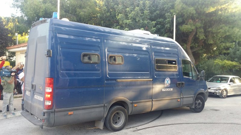 Η στιγμή της αποφυλάκισης της Βίκυς Σταμάτη -Τι δήλωσε στους δημοσιογράφους [εικόνες & βίντεο] | iefimerida.gr 10