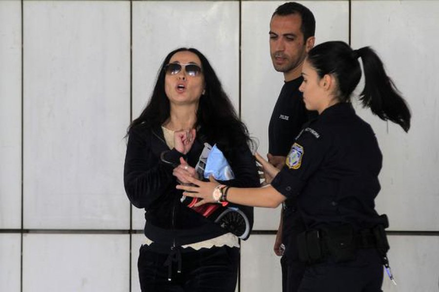 Η νέα ζωή της Βίκυς Σταμάτη -Κυκλοφορεί με βέσπα, ζει στο Χαλάνδρι [εικόνες] | iefimerida.gr 2