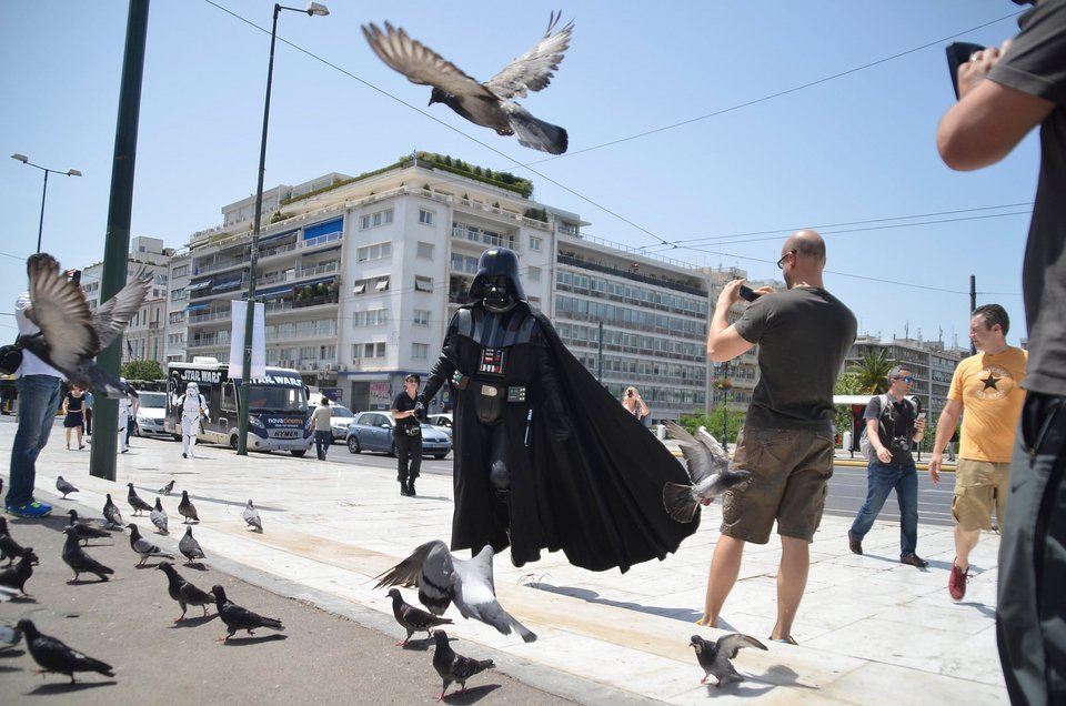Star Wars… απόβαση στο κέντρο της Αθήνας! [εικόνες] | iefimerida.gr 0