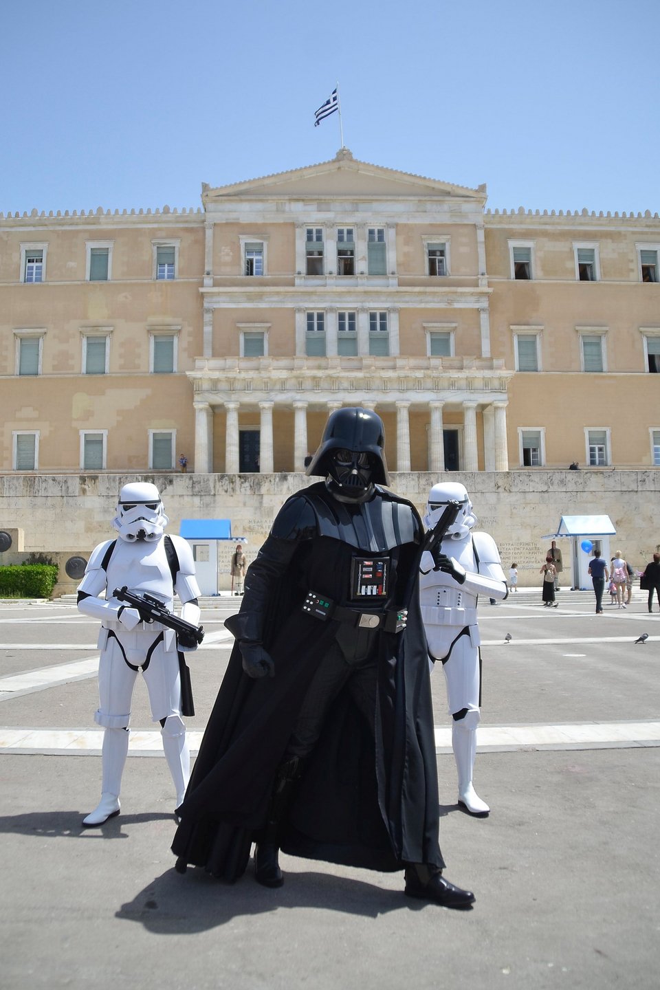 Star Wars… απόβαση στο κέντρο της Αθήνας! [εικόνες] | iefimerida.gr 1