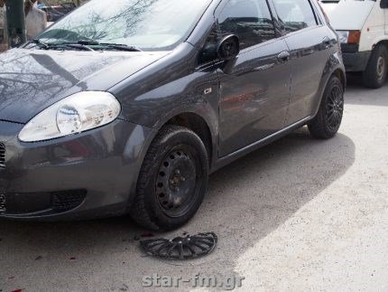 Γρεβενά: Ταξί χωρίς οδηγό προκάλεσε πανικό και ζημιές! [εικόνες & βίντεο] | iefimerida.gr 0