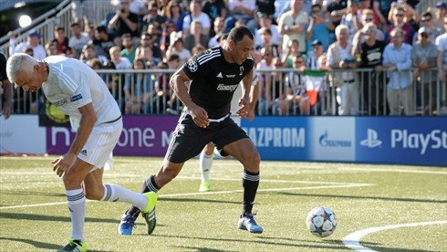 Ελαμψαν τ'αστέρια του παρελθόντος - Τερματοφύλακας ο Καρεμπέ, σκόρερ ο Τρεζεγκέ [εικόνες] | iefimerida.gr 5