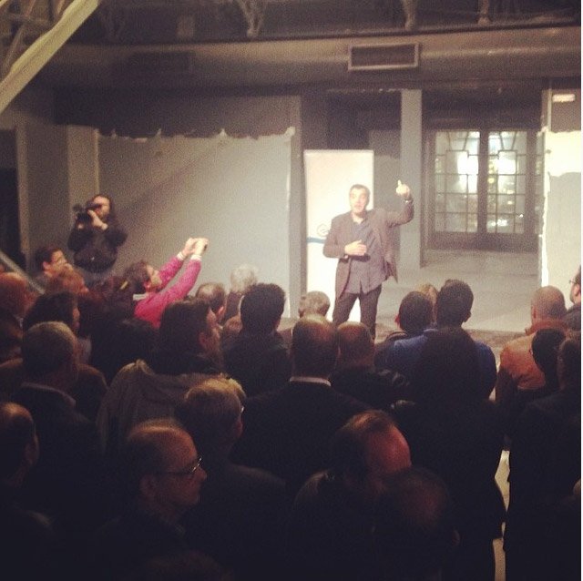 Πολίτης, με «στημένη» ερώτηση, εκνευρίζει τον Θεοδωράκη: Μη λες όλο τα ίδια και τα ίδια στις ομιλίες σου [εικόνες+βίντεο] | iefimerida.gr 0