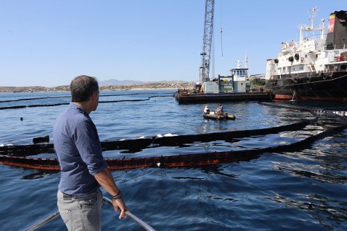 Αυτοψία Θεοδωράκη στη Σαλαμίνα -«Θα πιέσουμε για γρήγορες λύσεις» [εικόνες] | iefimerida.gr 2