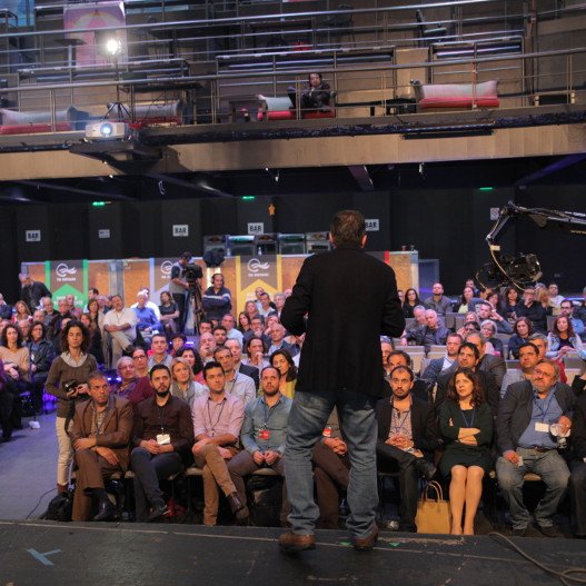 Σταύρος Θεοδωράκης: Με το παλιό που χρεοκόπησε ή με την καινούργια Ελλάδα; [εικόνες] | iefimerida.gr 1