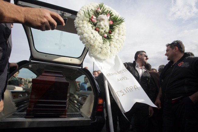 Απόβαση τρακτέρ στη Δημοτική Αγορά Χανίων -Κήδεψαν το... ασφαλιστικό [εικόνες] | iefimerida.gr 1