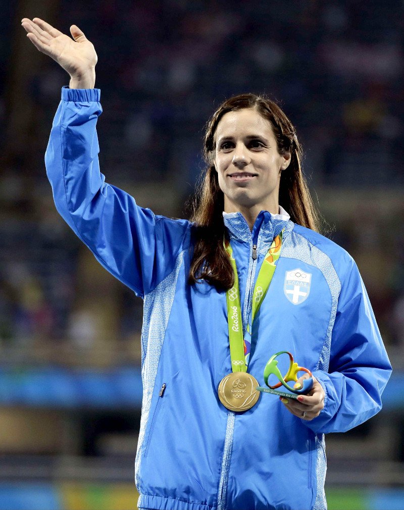 Ρίγη συγκίνησης στην απονομή του επί κοντώ -Η χρυσή Στεφανίδη τραγουδούσε τον εθνικό ύμνο [βίντεο] | iefimerida.gr 3