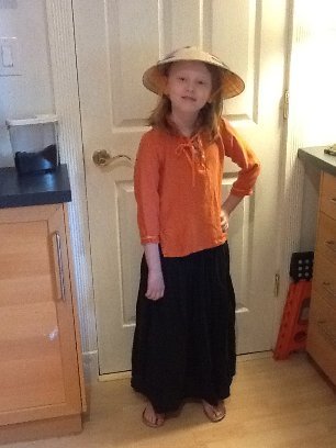 Πιτσιρίκα πάει σχολείο φορώντας κάθε μέρα κι ένα διαφορετικό κοστούμι διάσημων γυναικών [εικόνες] | iefimerida.gr 2