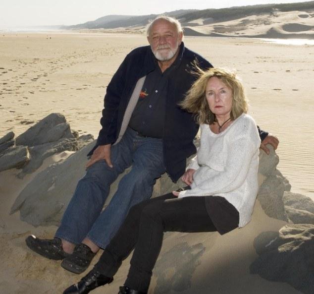 «Ματωμένα χρήματα» - Οι γονείς της αδικοχαμένης Ρίβα Στένκαμπ ζητούν αποζημίωση από τον Πιστόριους [εικόνες] | iefimerida.gr 0