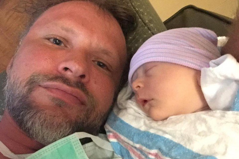 Νόμιζε ότι είχε πέτρα στα νεφρά και ...γέννησε! [εικόνες] | iefimerida.gr 2