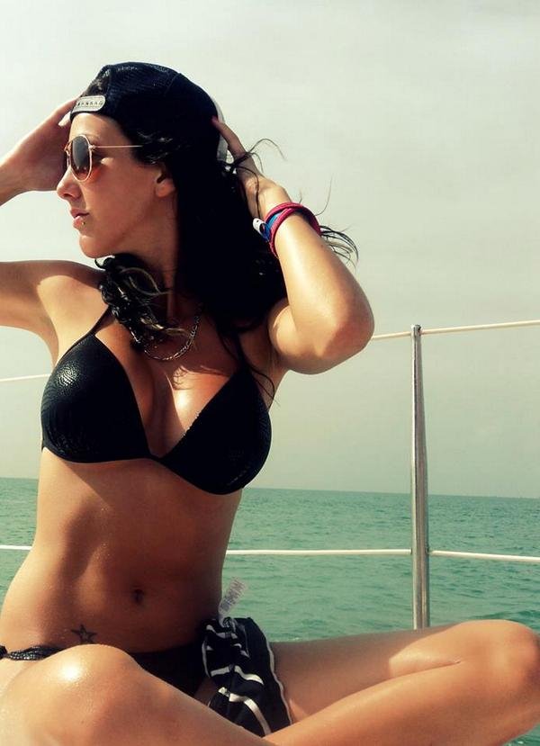 H πιο σέξυ εγκληματίας στον κόσμο -21 ετών, 42 αδικήματα και κλοπές [εικόνες] | iefimerida.gr 5