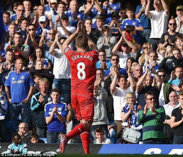 Αποθέωσαν τον Τζέραρντ στο Λονδίνο - Συγκίνηση στο «αντίο» του αρχηγού από τους οπαδούς της Τσέλσι [βίντεο] | iefimerida.gr 0