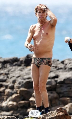 Σοκαριστικές εμφανίσεις διάσημων με μαγιό [εικόνες] | iefimerida.gr 7