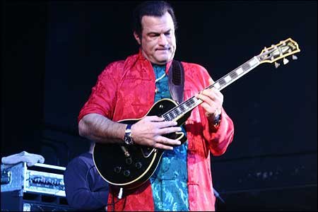 Επτά ηθοποιοί που κανείς δε γνώρισε ότι είχαν δική τους μπάντα -Ισως όχι άδικα... [εικόνες&βίντεο] | iefimerida.gr 6