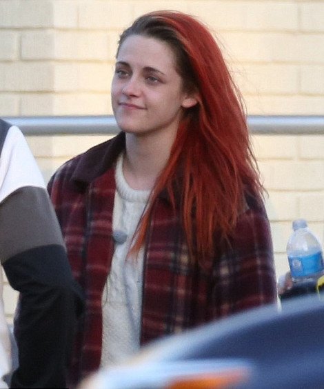 Η Κρίστεν Στιούαρτ με κατακόκκινο μαλλί και ρίζα ως το αυτί [εικόνες] | iefimerida.gr 0