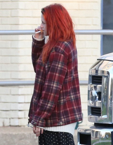 Η Κρίστεν Στιούαρτ με κατακόκκινο μαλλί και ρίζα ως το αυτί [εικόνες] | iefimerida.gr 1